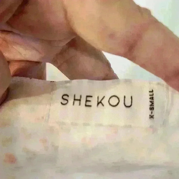 Shekou dress size x small. Side zip. White W/yellow Flowers Swiftie Cottagecore - Picture 3 of 3